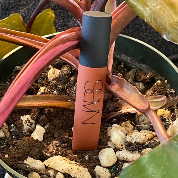 NARS Air Matte Lipstick In Lose Control (Brown Pink) - Picture 5 of 10